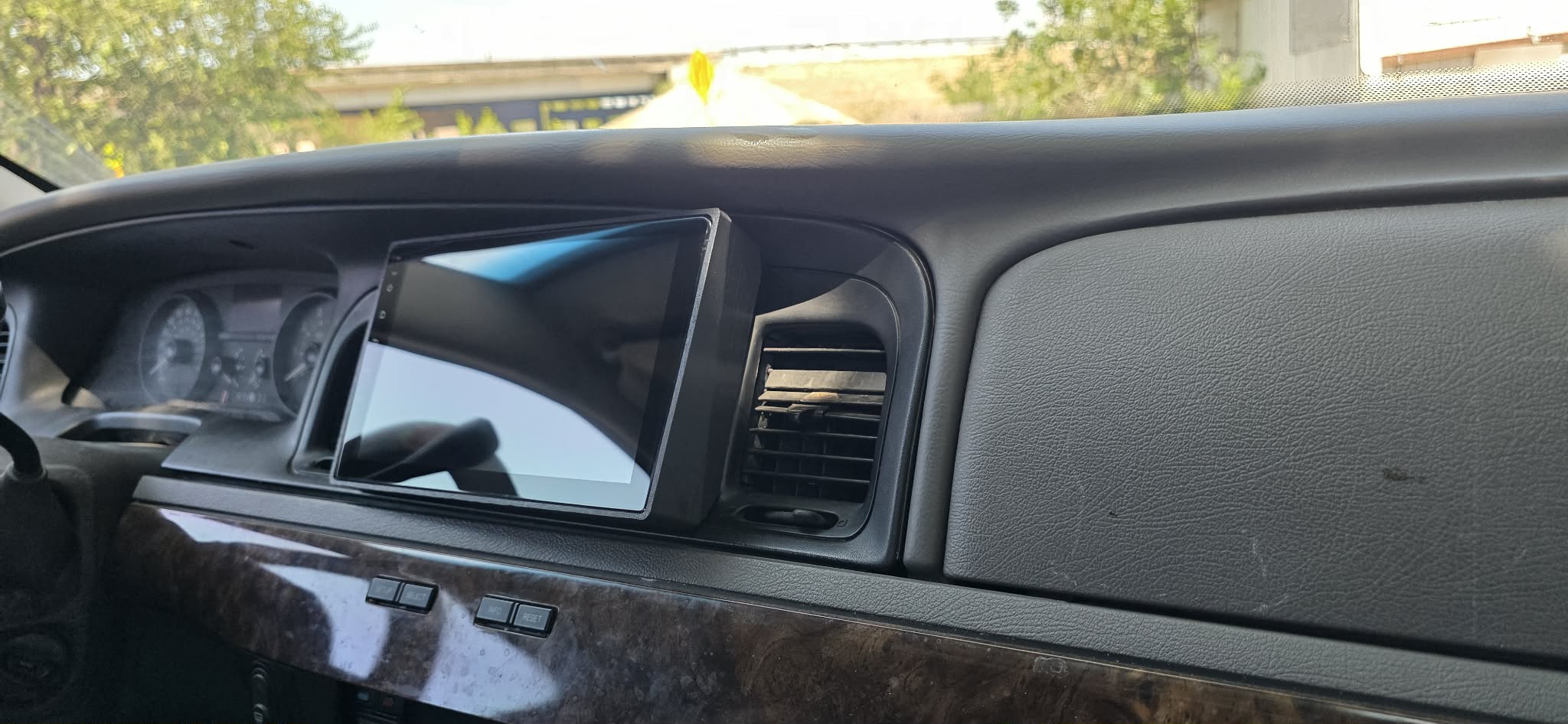 9 Inch Radio Insert for 1998-2011 Grand Marquis/ Crown Victoria