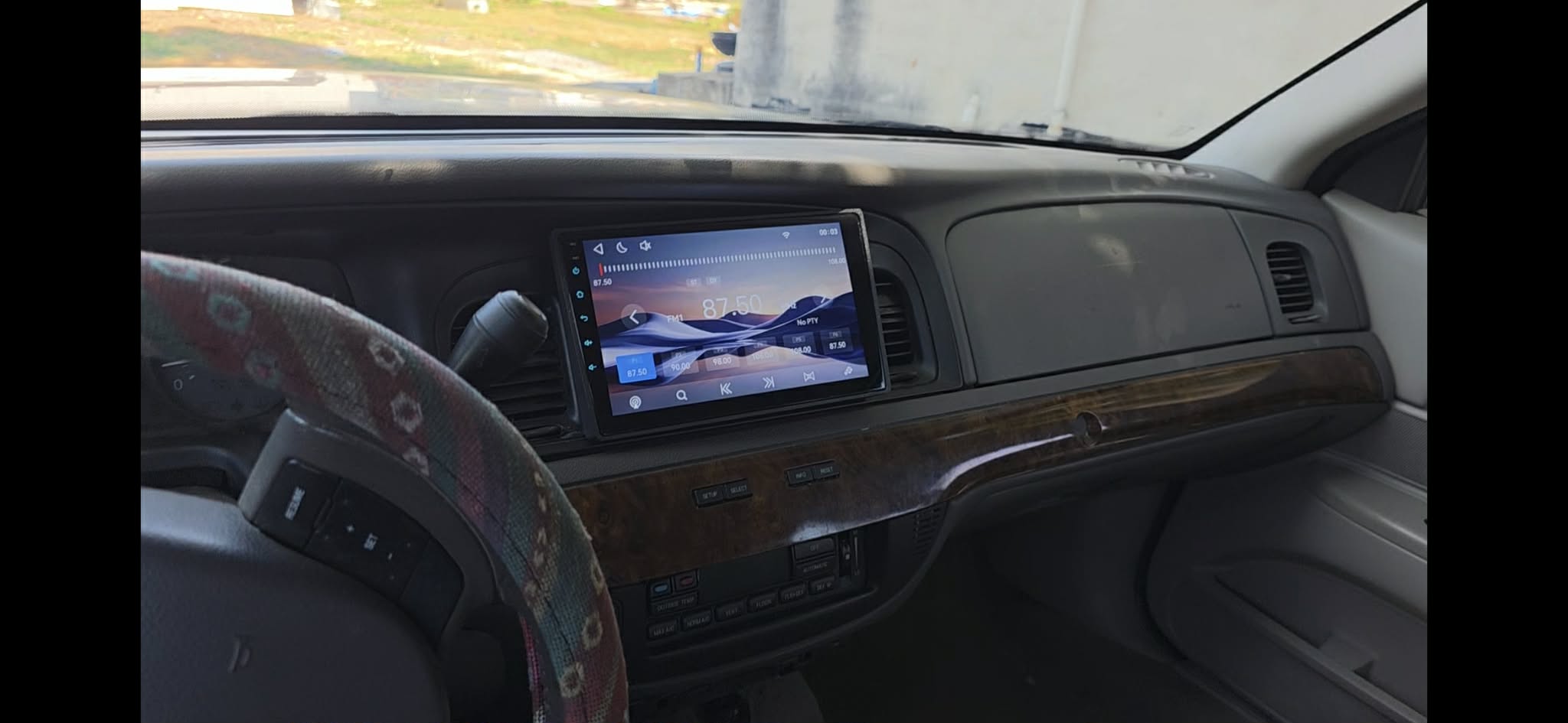 9 Inch Radio Insert for 1998-2011 Grand Marquis/ Crown Victoria